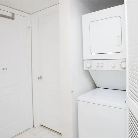Entire Condo In Brickell Steps From Brickell City Centre Miami Exterior photo